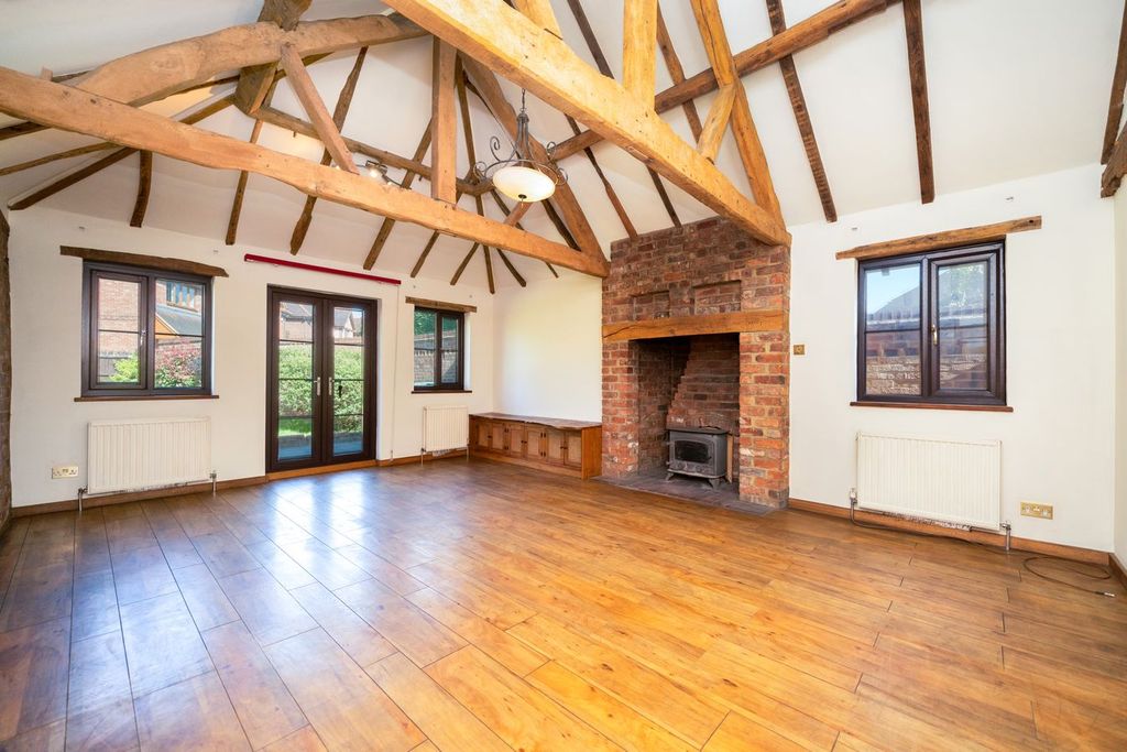 Property photo 2 of 21
