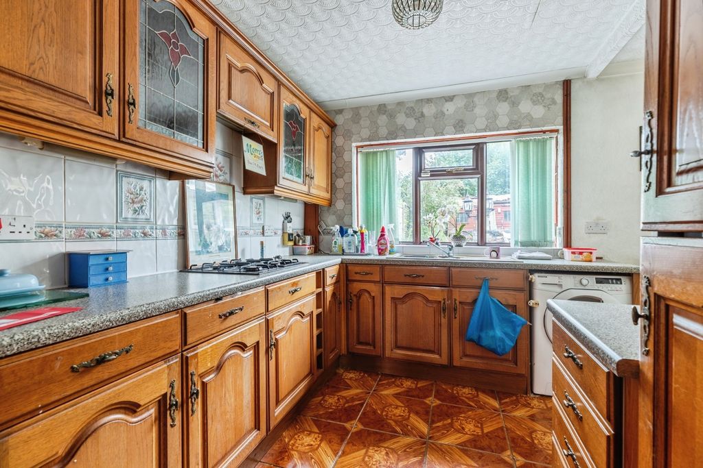 Property photo 3 of 13 Pbox-Img.Jpg