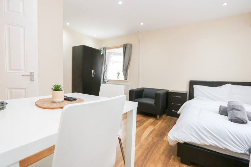 Property photo 2 of 6 Gallery