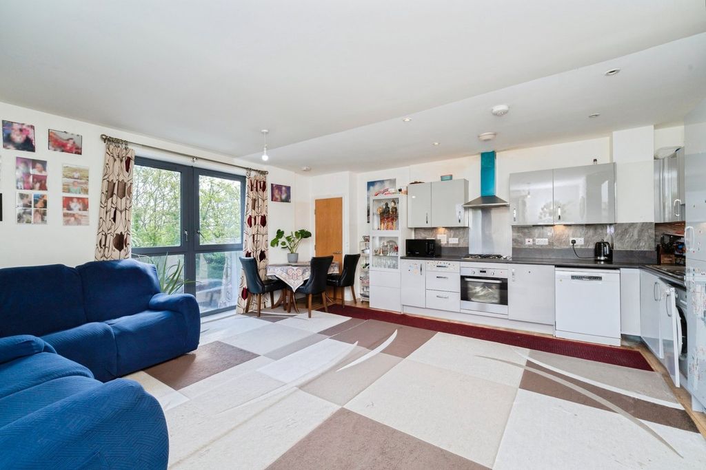 Property photo 2 of 14