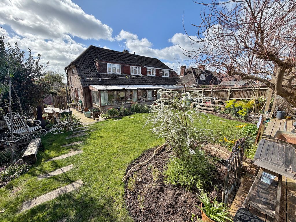 Property photo 2 of 21