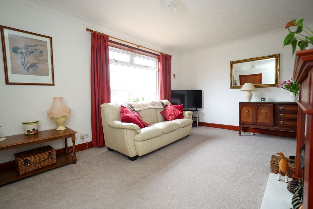 Property photo 3 of 27