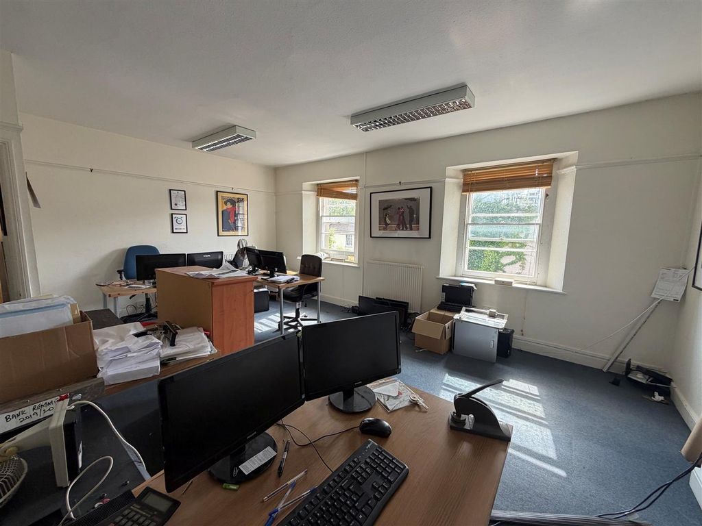 Property photo 3 of 8 4.Jpg