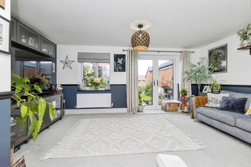 Property photo 3 of 18 Pbox-Img.Jpg