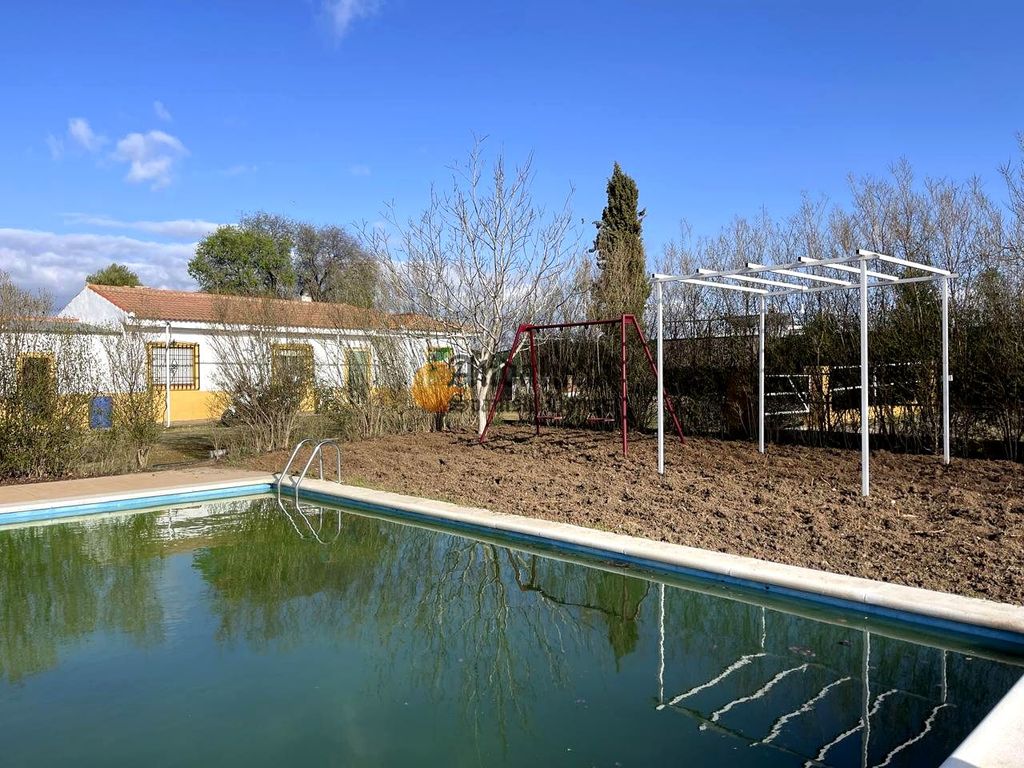 Property photo 1 of 27