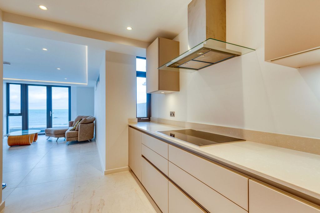 Additional image 10 of 2 bed flat for sale2 Elizabeth House - The Waves, Grouville JE3