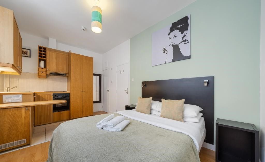 Property photo 3 of 8 4555152