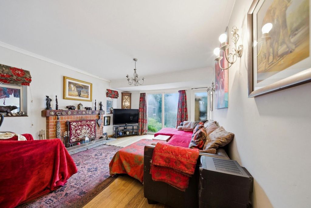 Property photo 2 of 14 Living Room