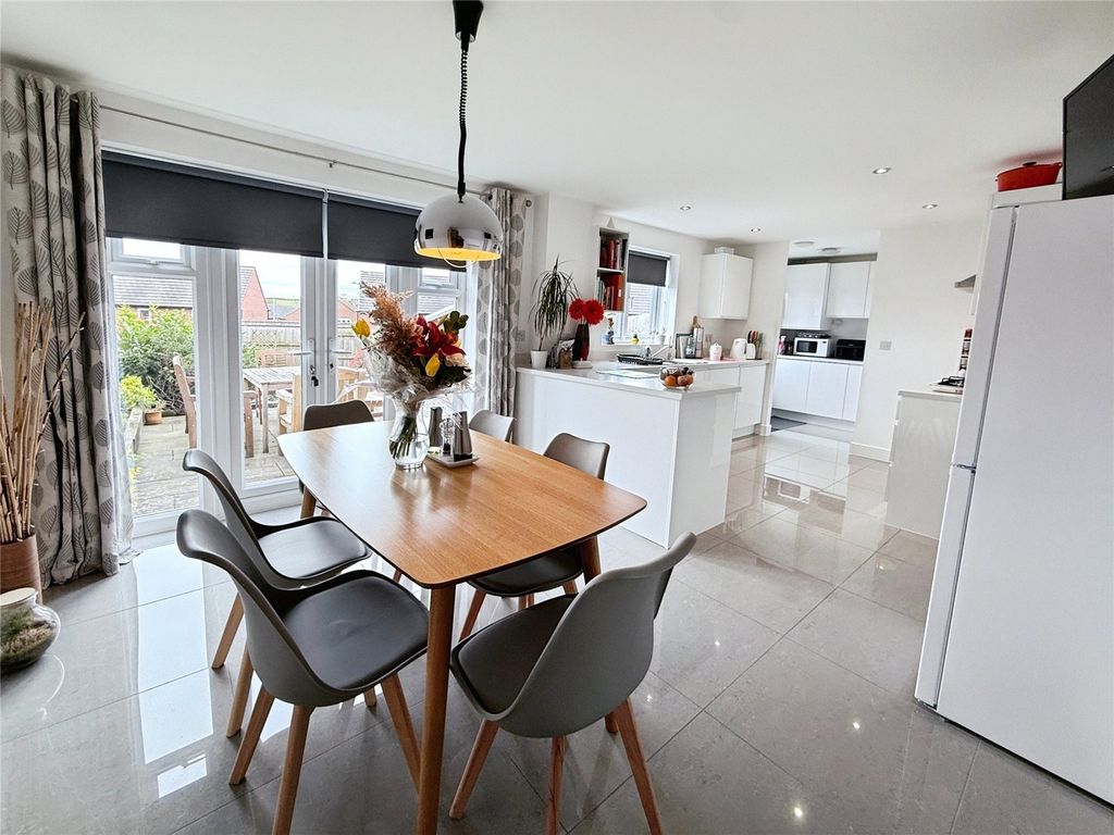 Property photo 3 of 14 Picture 3