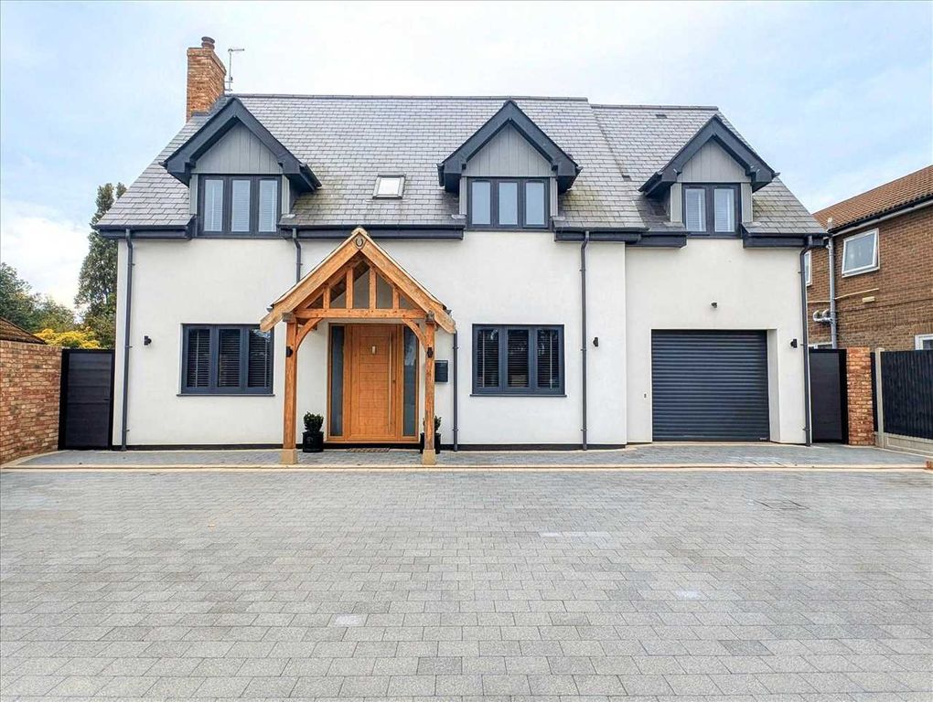 Property photo 2 of 33