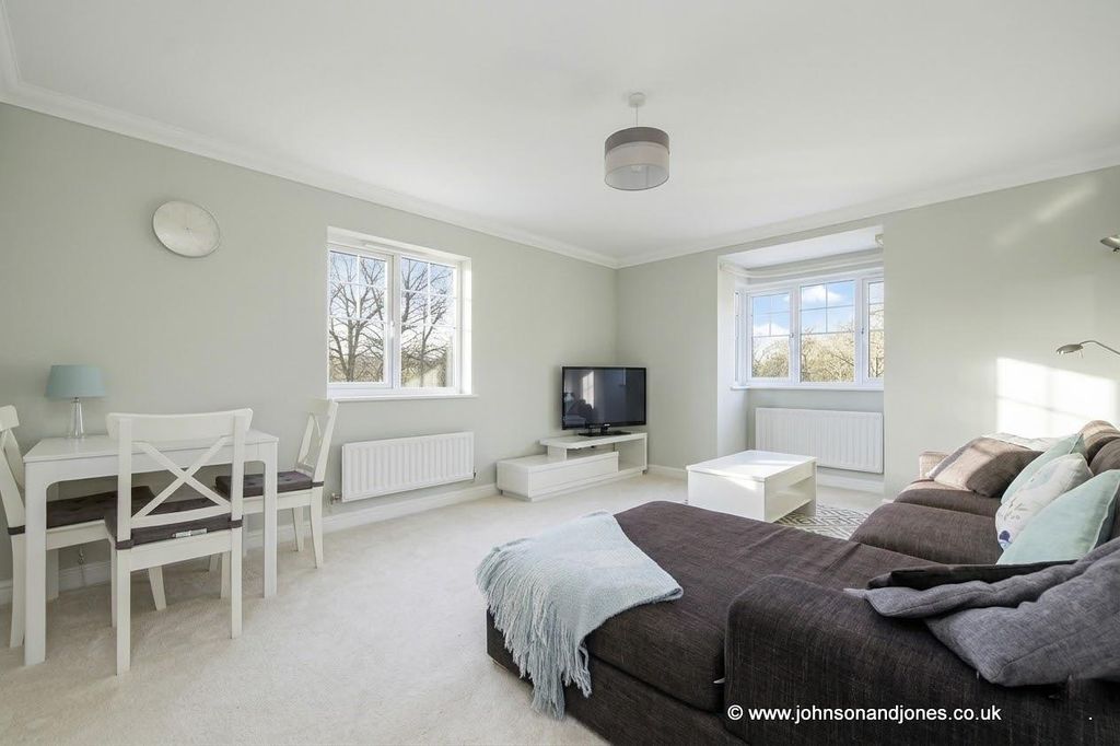 Property photo 2 of 8 2 Lounge.Jpg