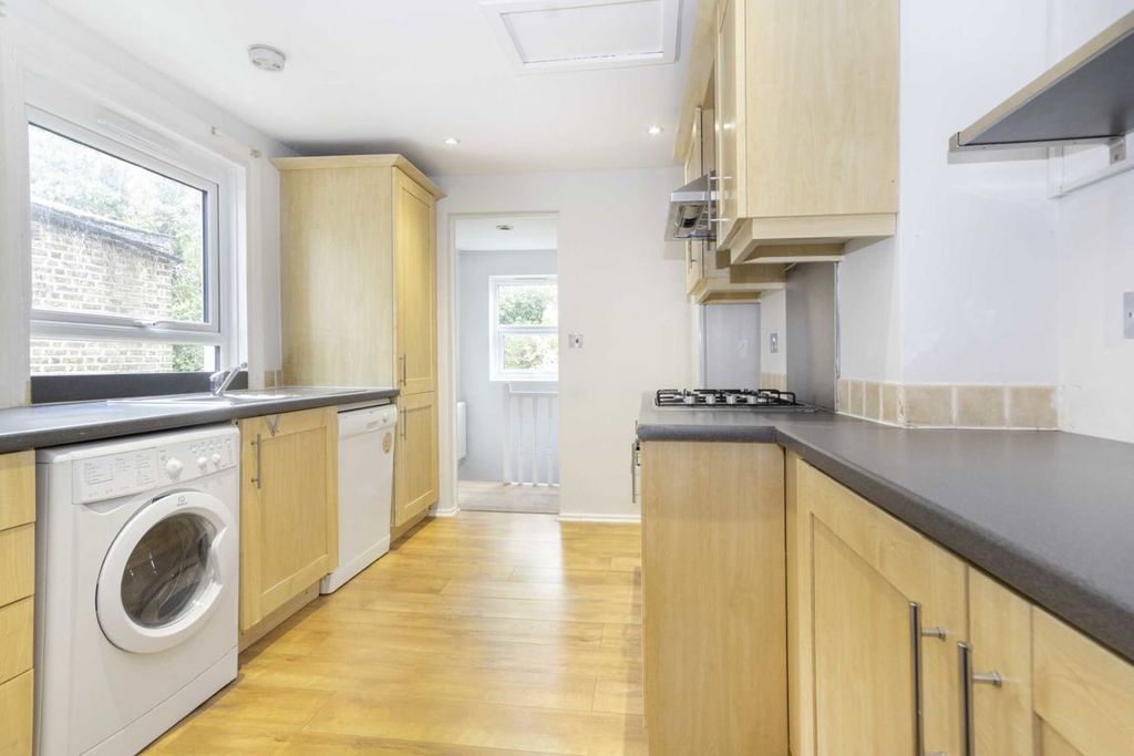 Property photo 3 of 4