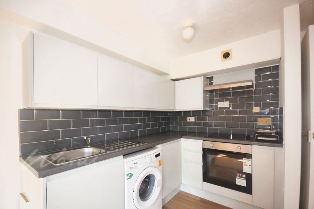 Property photo 3 of 4 Kitchen