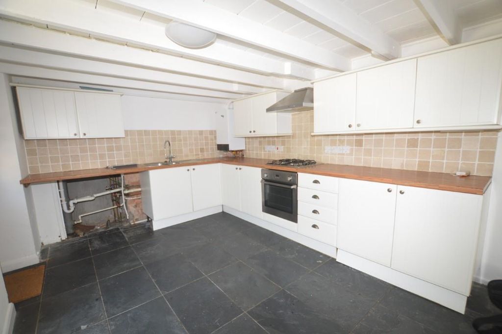Property photo 3 of 10 Dsc_0017 (Medium).Jpg
