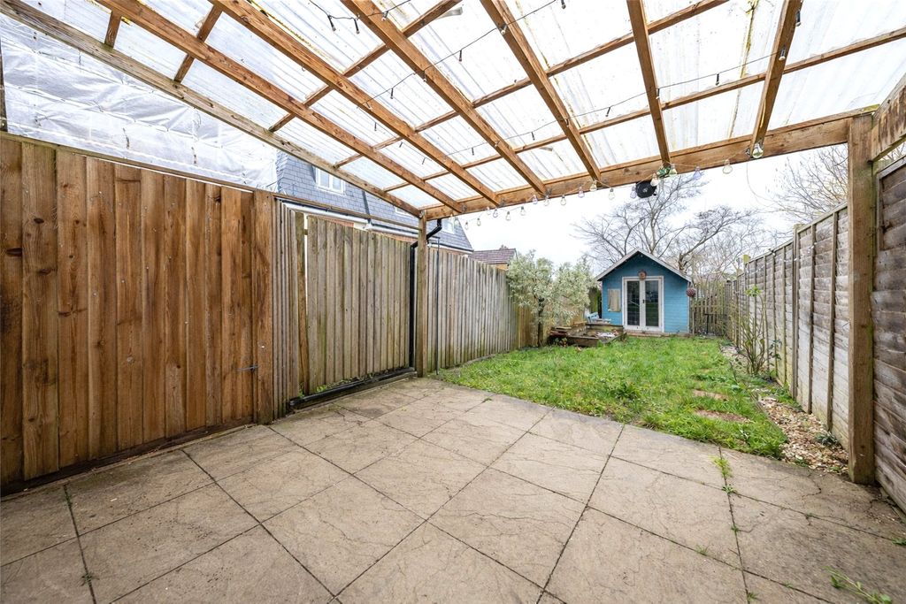 Property photo 2 of 11 External