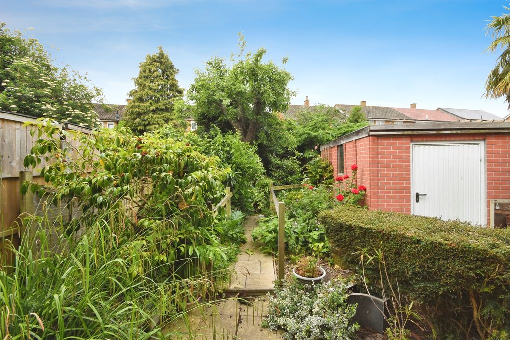 Property photo 3 of 17