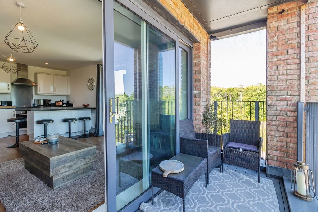 Property photo 3 of 19 Pbox-Img.Jpg