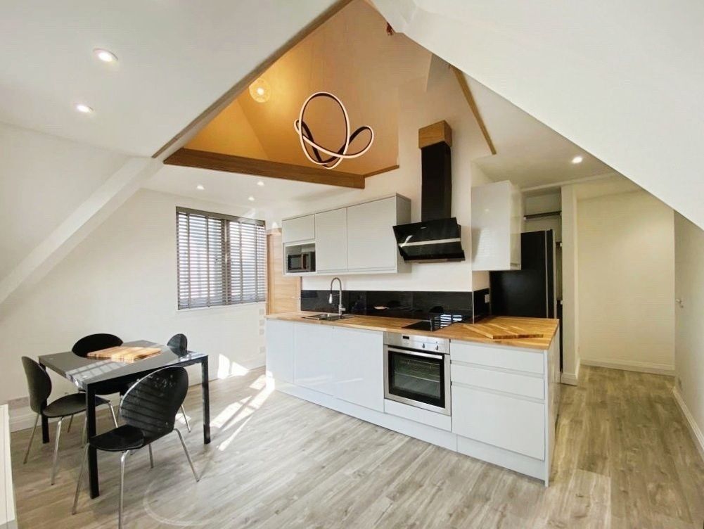 Property photo 1 of 10 Unique Layout