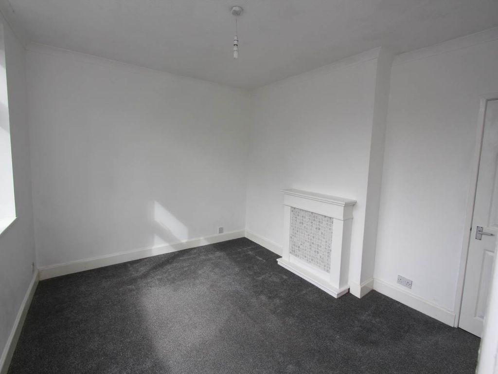 Property photo 3 of 9 Lounge