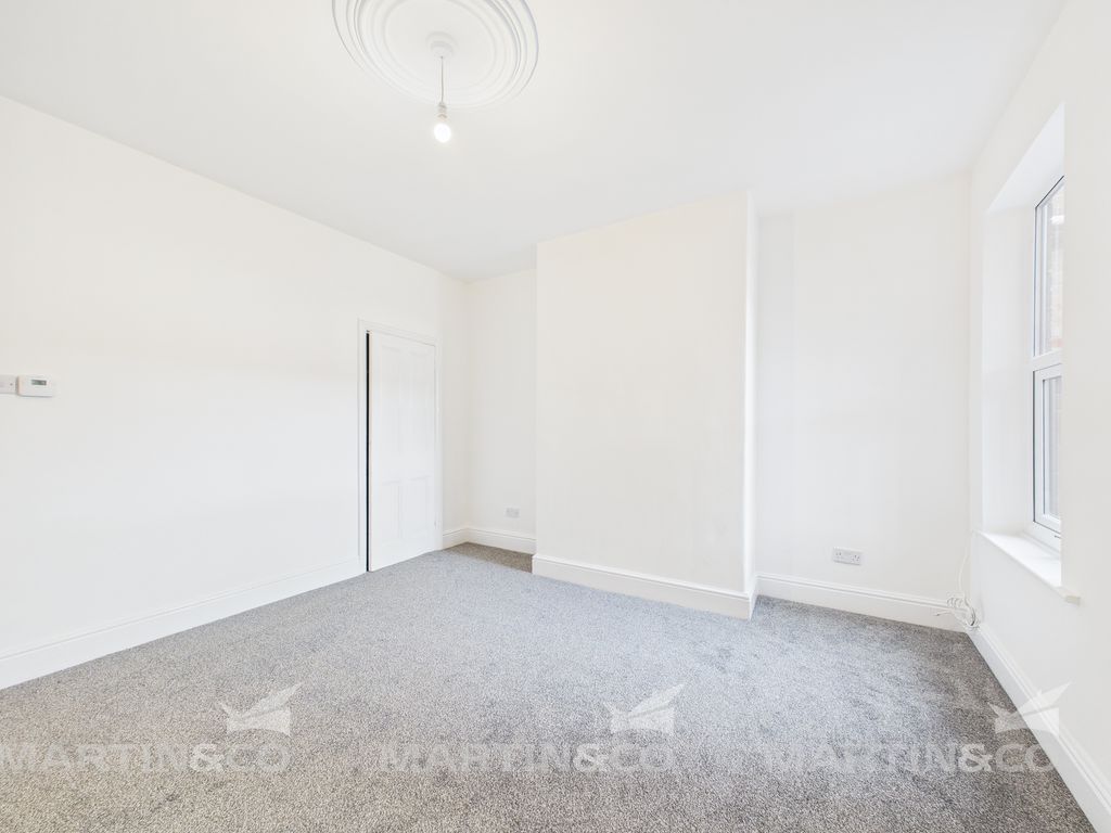 Property photo 3 of 13 Cam02406G0-Pr0510-Still004