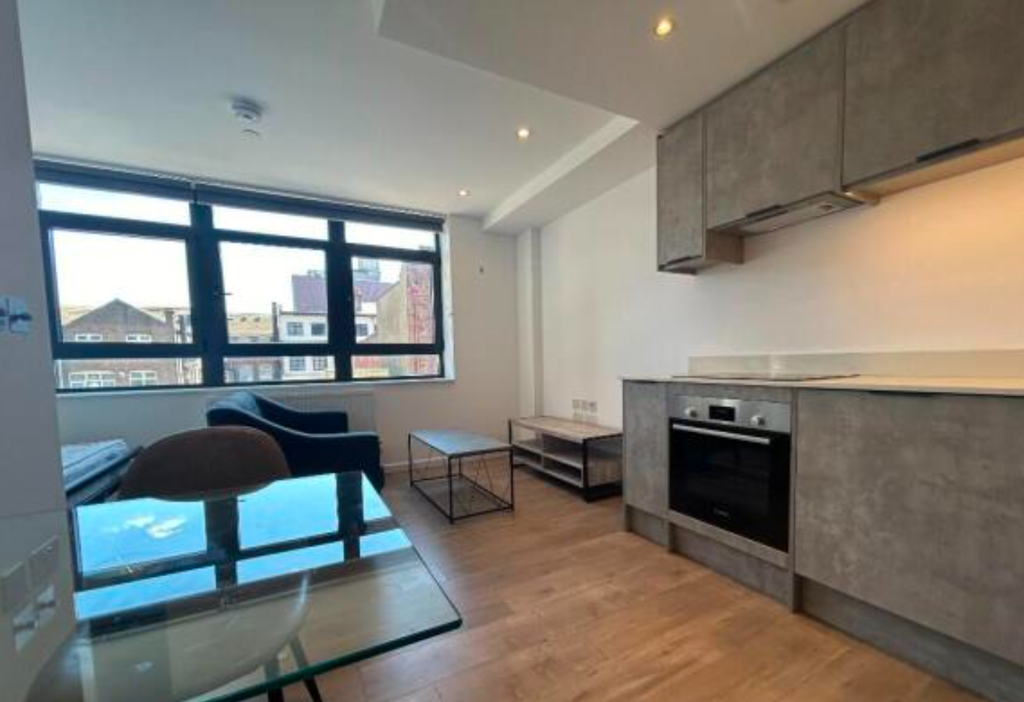 Property photo 3 of 6