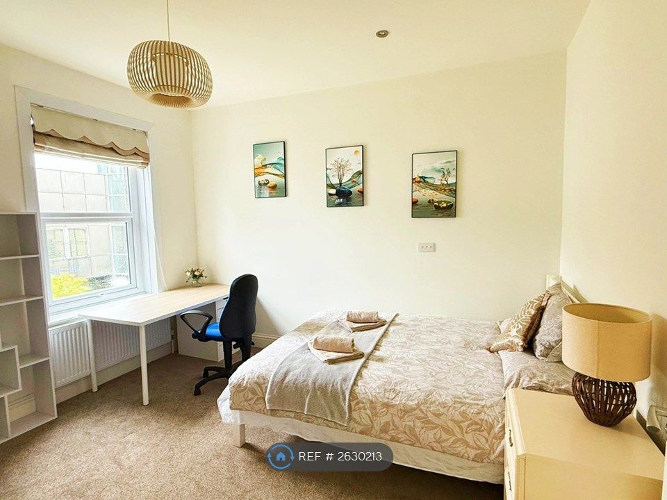 Property photo 1 of 15 Room4-1