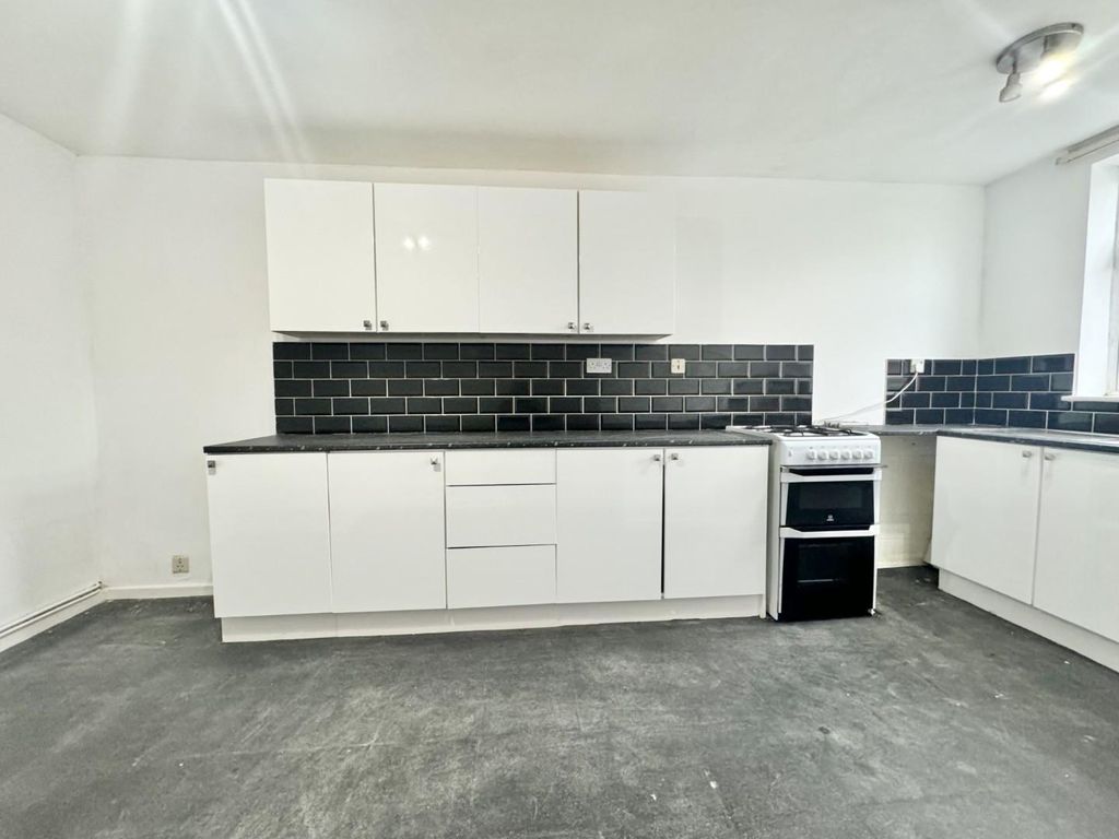 Property photo 3 of 9 3.Jpg