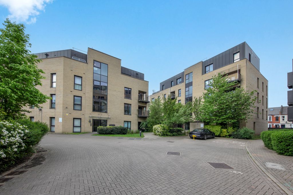 Property photo 1 of 6 9