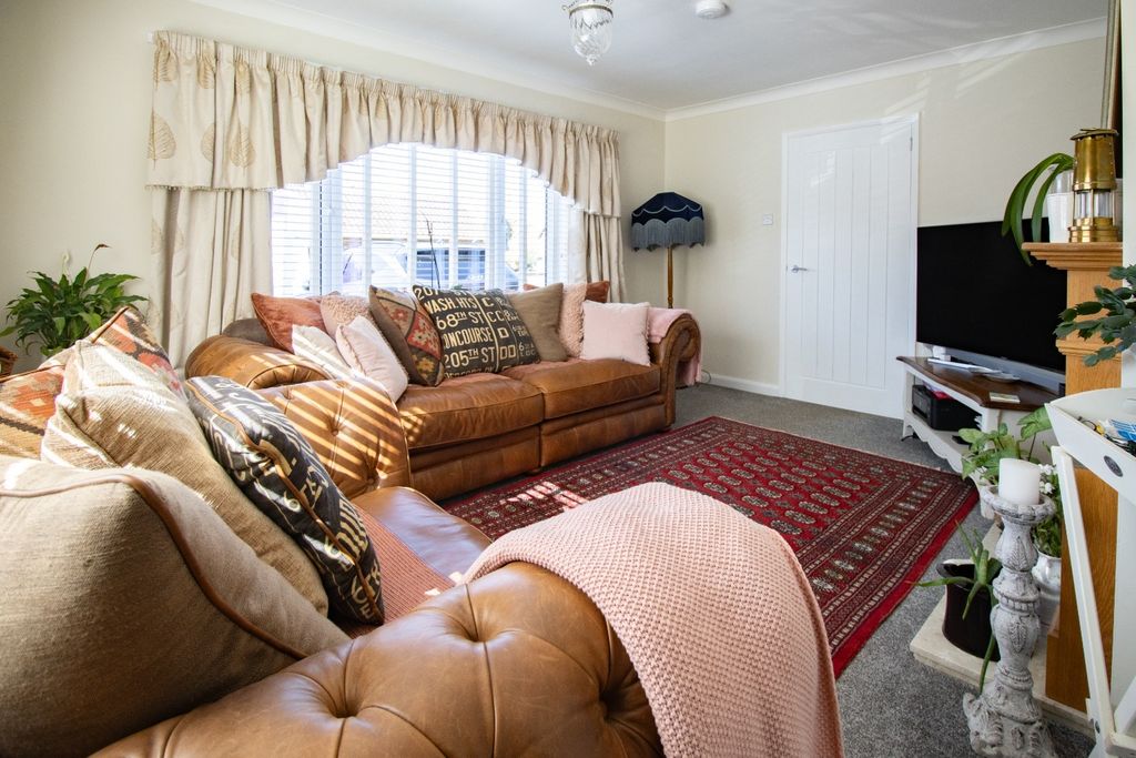 Property photo 2 of 21 4977924