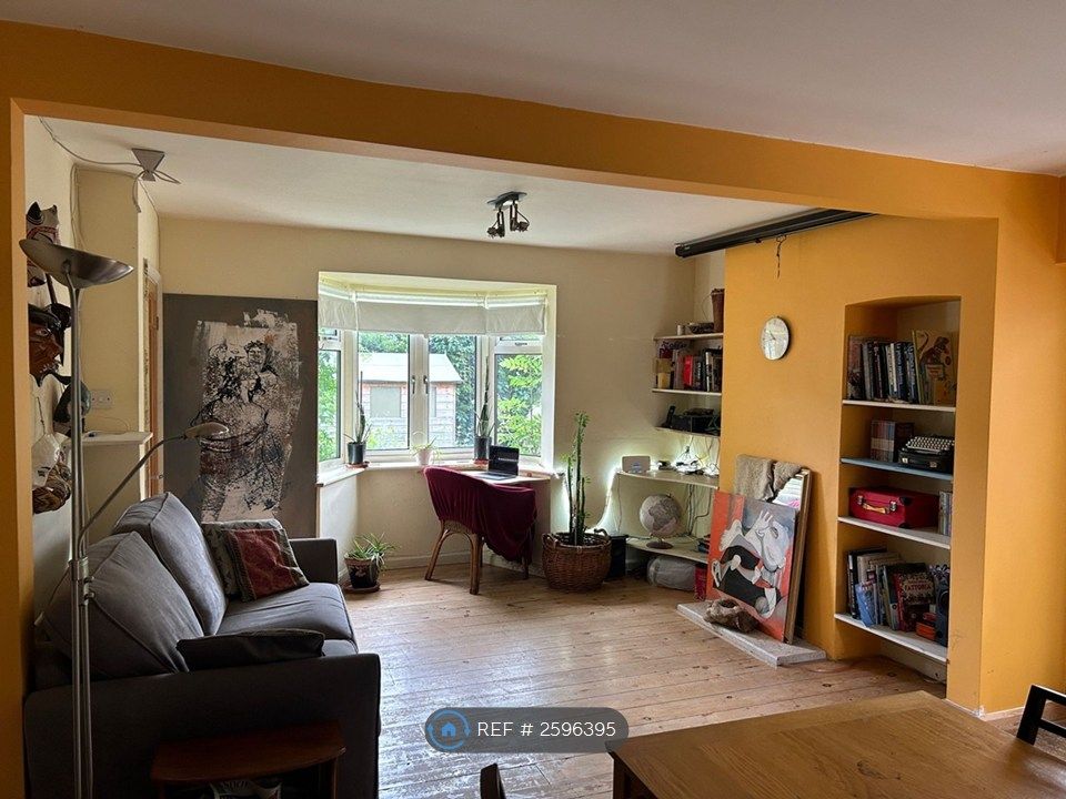 Property photo 2 of 27