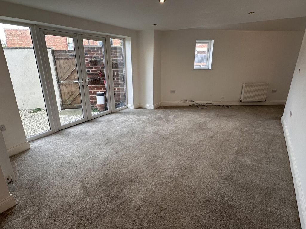 Property photo 3 of 14 Living Room
