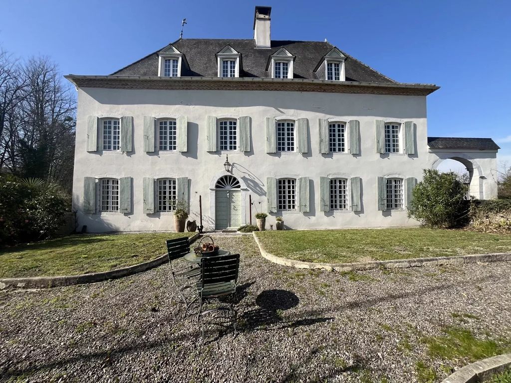 Property photo 1 of 32