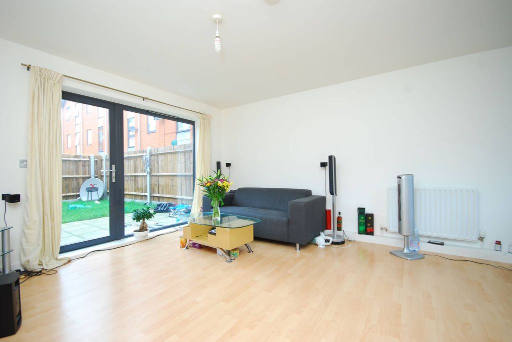 Property photo 2 of 8