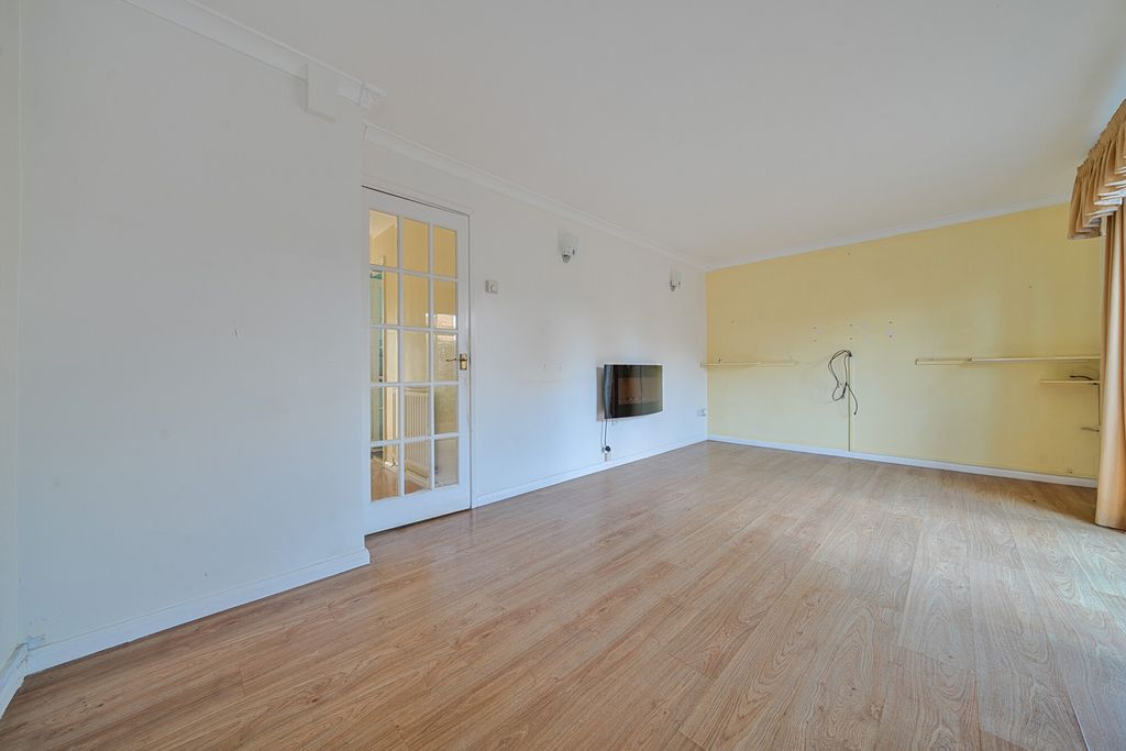 Property photo 2 of 21 1521812-5-6Aa925B...