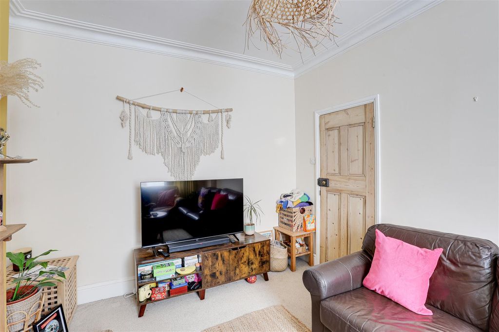 Property photo 3 of 17 2403.Jpg