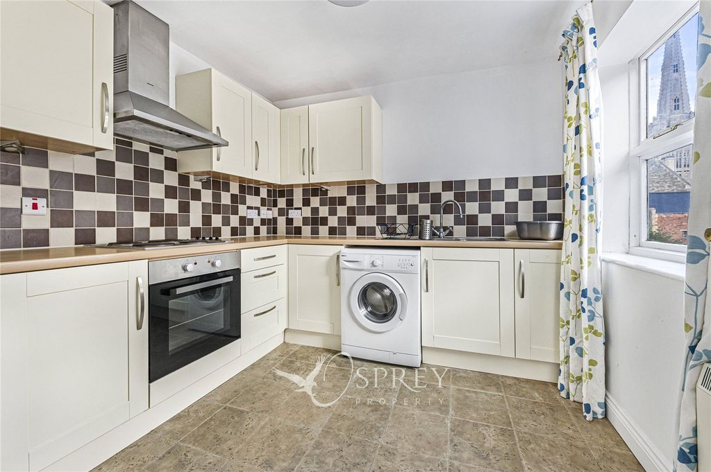 Property photo 2 of 12 Kitchen