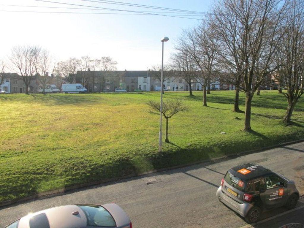 Property photo 3 of 34