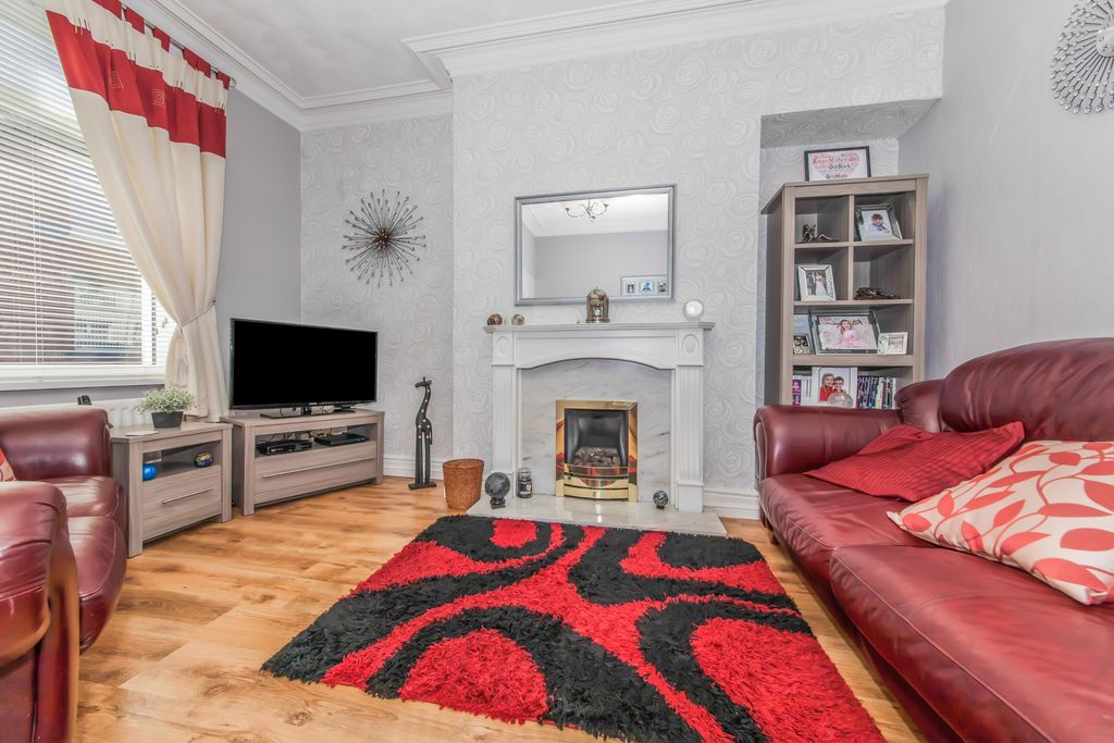 Property photo 3 of 6 Living Room