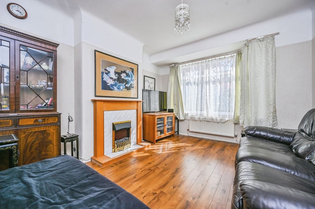 Property photo 2 of 19 Pbox-Img.Jpg