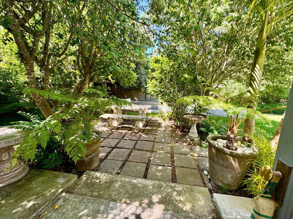 Property photo 3 of 38 1Sw1681985