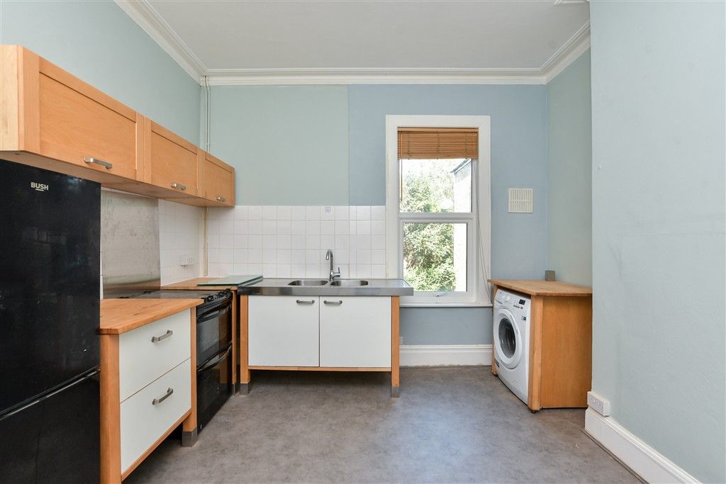 Property photo 3 of 14 Kitchen