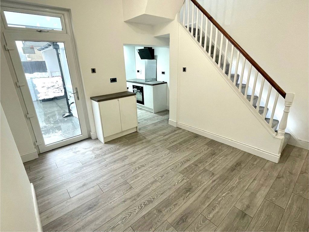 Property photo 3 of 22 Rear Reception