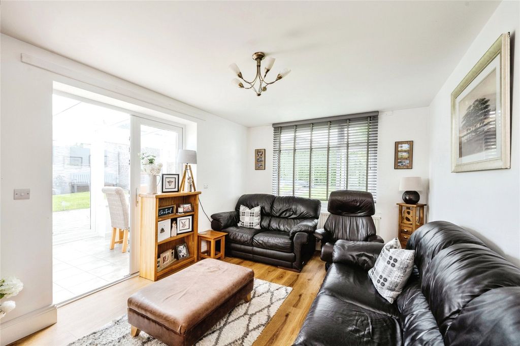 Property photo 2 of 16 Picture No. 09