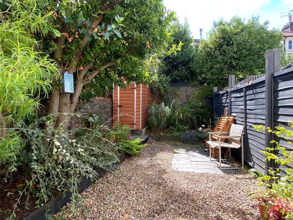 Property photo 2 of 11 Picture No. 13