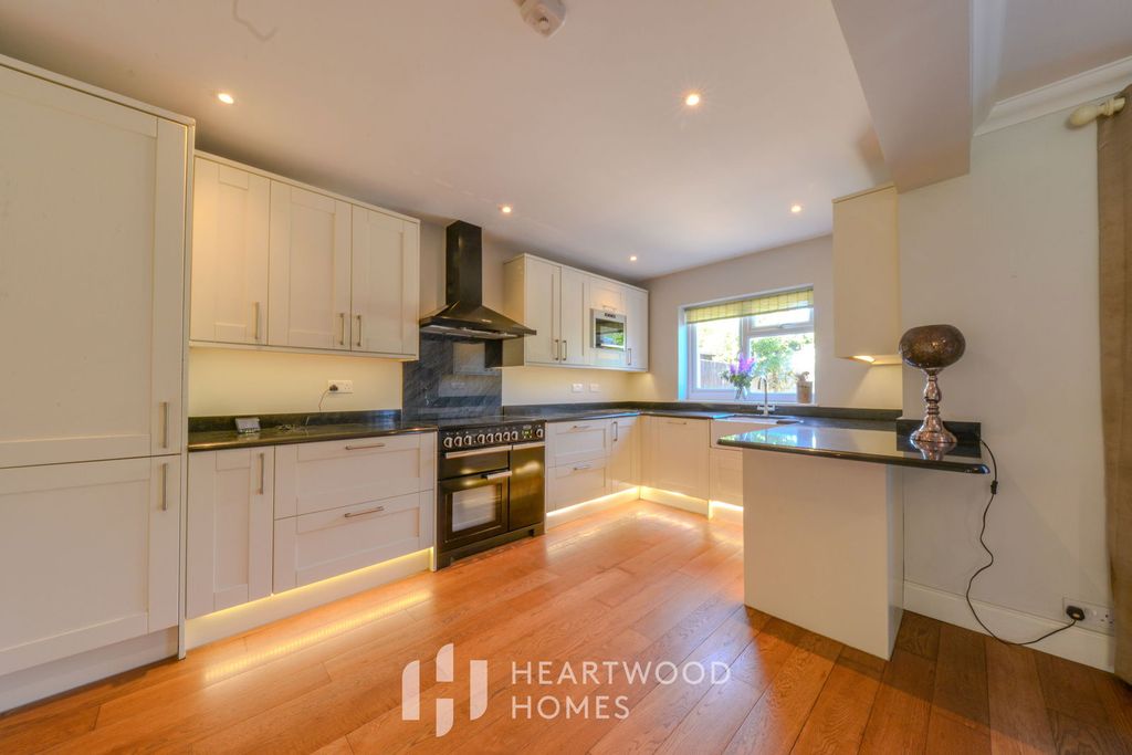 Property photo 3 of 30