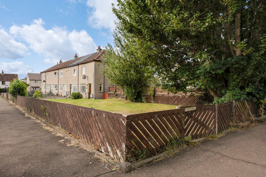Property photo 2 of 27