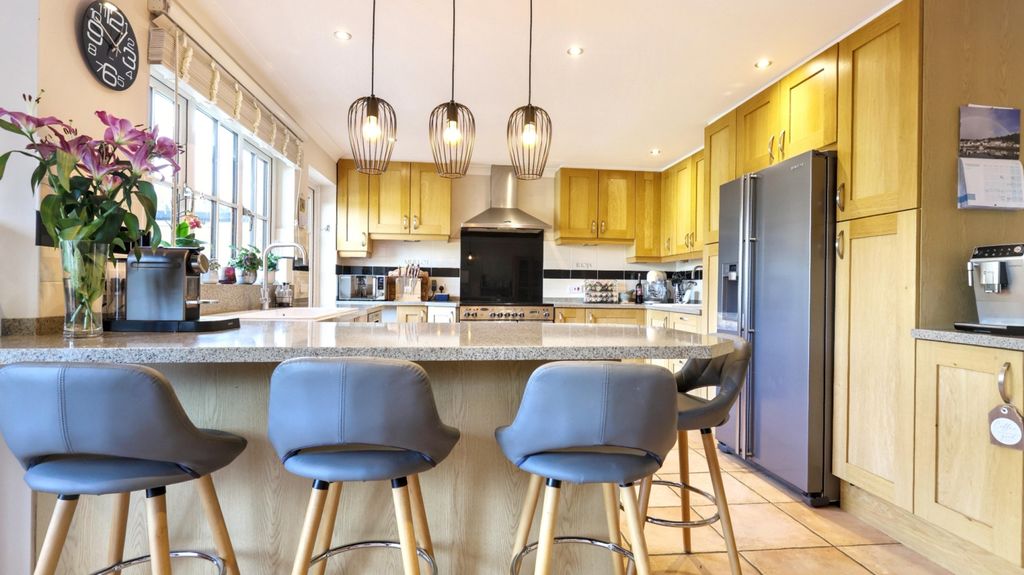 Property photo 3 of 28 Img_8291