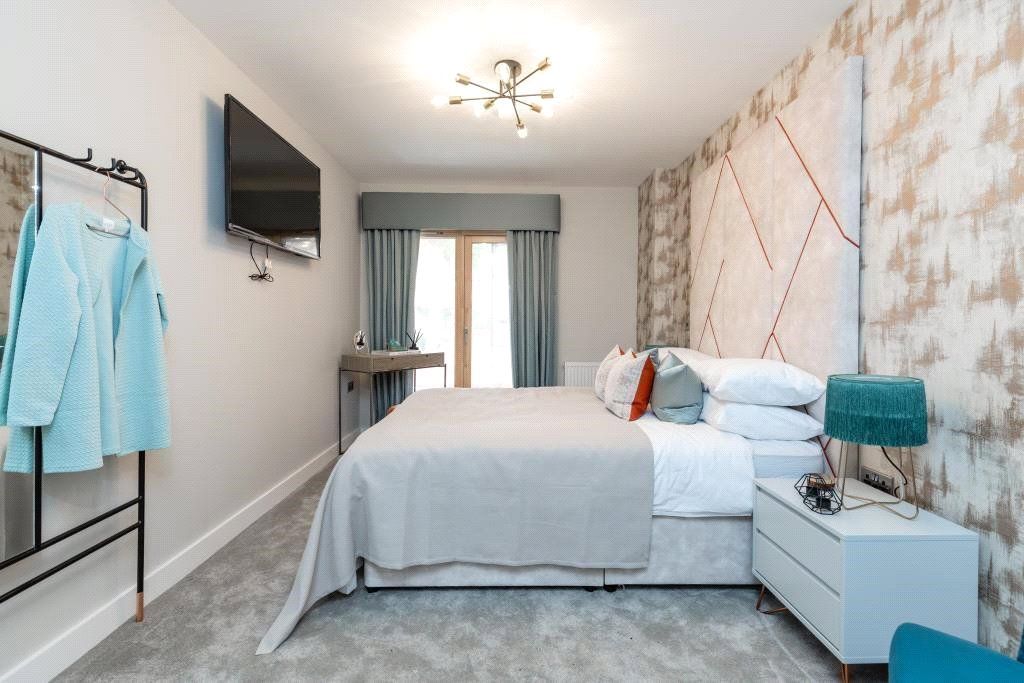 Property photo 1 of 8 Bedroom