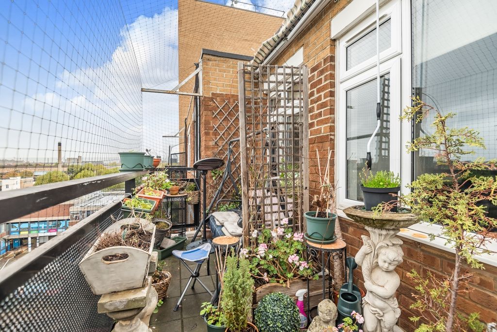 Property photo 2 of 7 917180 (6)