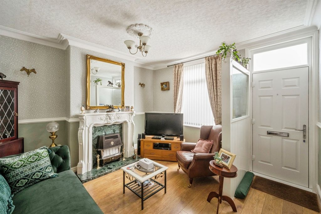 Property photo 2 of 9